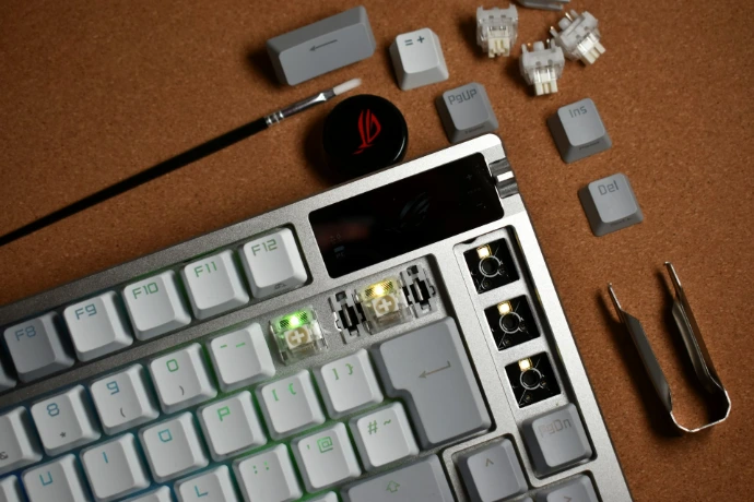 Mechanical keyboard parts and tools laid out